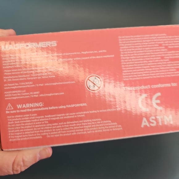 2019 NIB Magformers Town Set Ice Cream Shop 22 Pieces Building Set - Picture 6 of 6